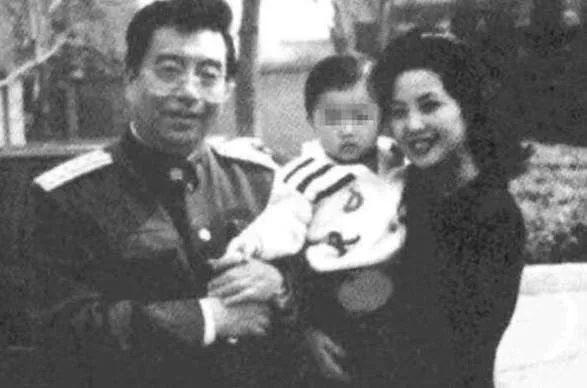 图片[1]-因轮奸被判10年的星二代李天一，亲哥哥曝光：同父不同命，两人现状天差地别-