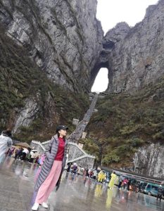 4月份去张家界穿什么衣服合适-