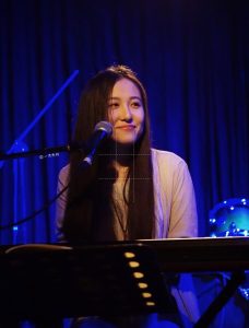 民谣女歌手-