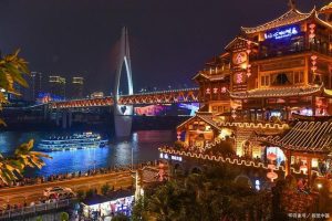 去重庆是跟团好还是自由行好-