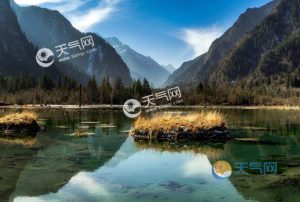 这个季节适合去哪里旅游比较近的-