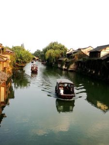 乌镇自己去好还是跟团好-