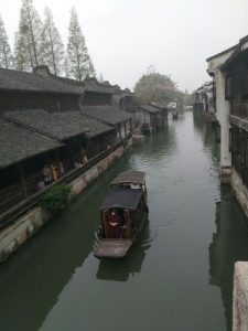 去乌镇跟团好还是自由行好一点-